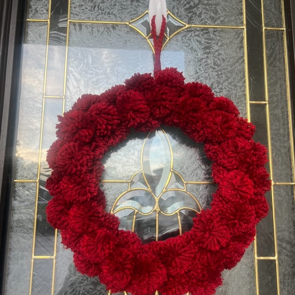 Two holiday handmade Pom-pom wreath’s - Picture 3 of 4